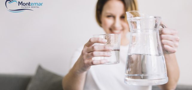 Hidratación bucal: un paso más hacia la salud bucodental.